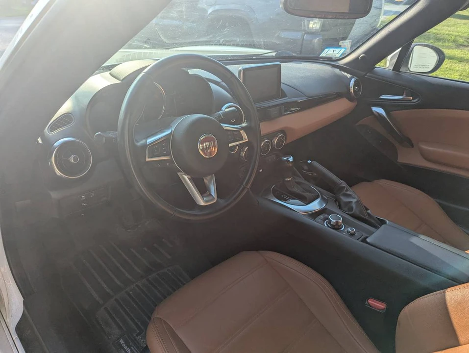 2018 Fiat 124 Spider - Image 5 of 6