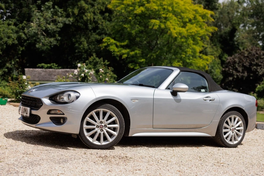 2018 Fiat 124 Spider - Image 9 of 31