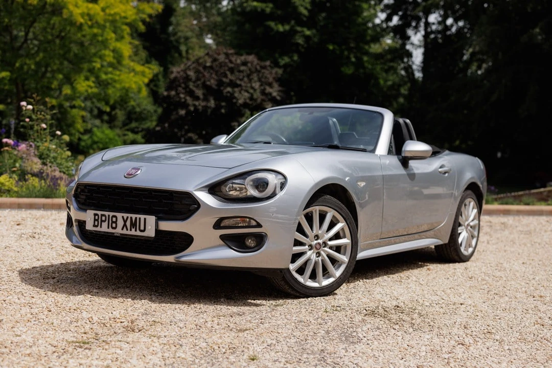 2018 Fiat 124 Spider - Image 15 of 31
