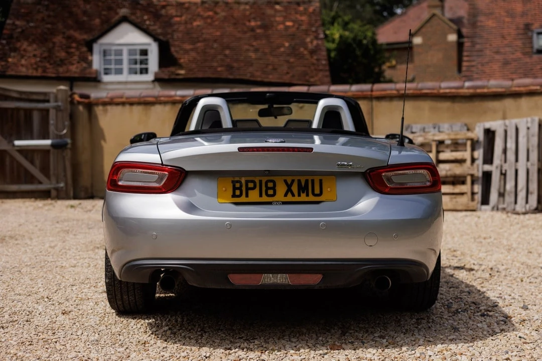 2018 Fiat 124 Spider - Image 10 of 31
