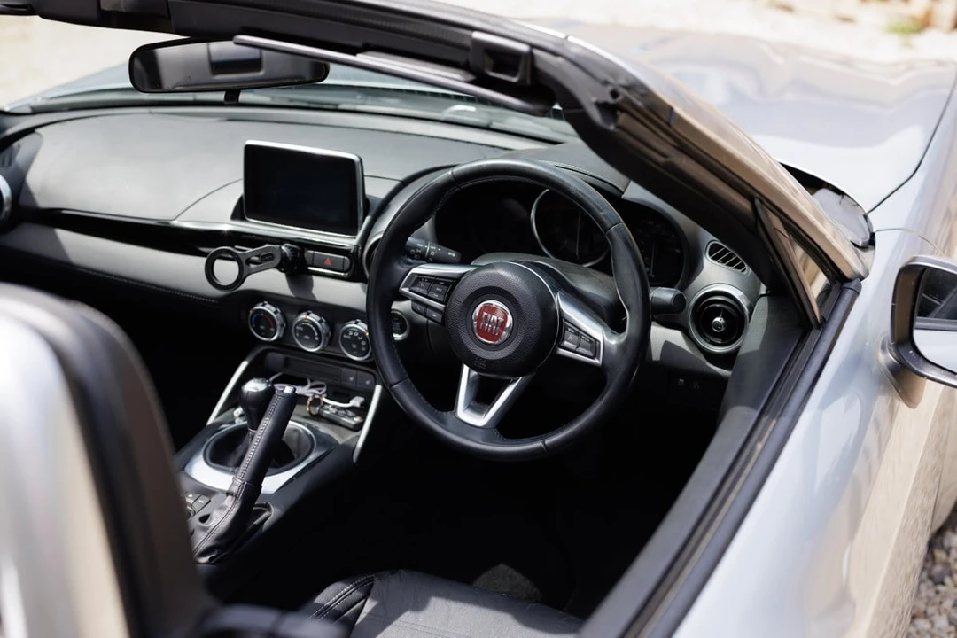 2018 Fiat 124 Spider - Image 2 of 31