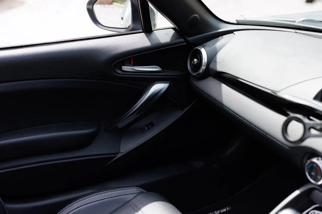 2018 Fiat 124 Spider - Image 28 of 31