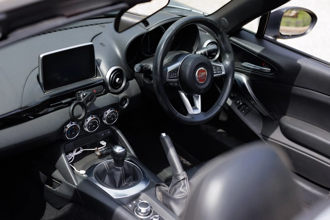 2018 Fiat 124 Spider - Image 24 of 31