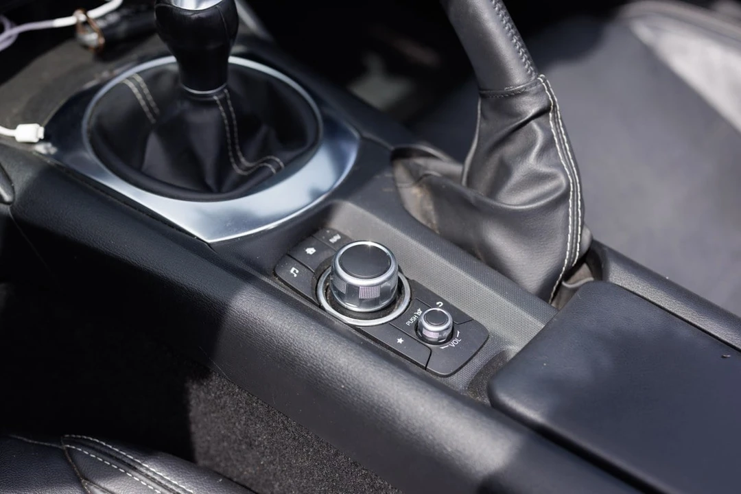 2018 Fiat 124 Spider - Image 16 of 31