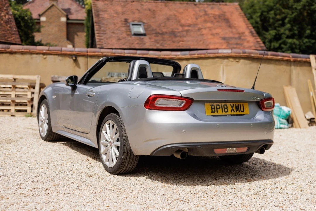 2018 Fiat 124 Spider - Image 25 of 31