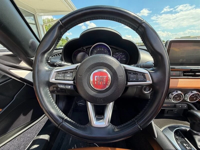 2018 Fiat 124 Spider - Image 9 of 20