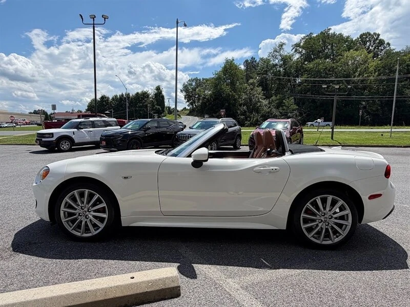 2018 Fiat 124 Spider - Image 8 of 20