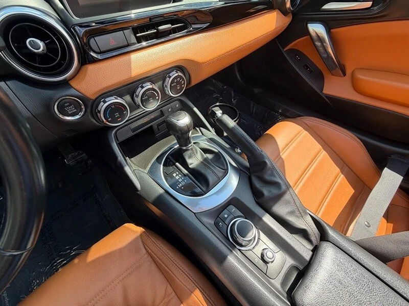 2018 Fiat 124 Spider - Image 14 of 20