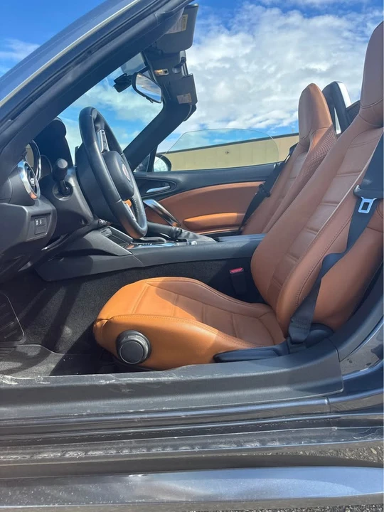 2018 Fiat 124 Spider - Image 9 of 13