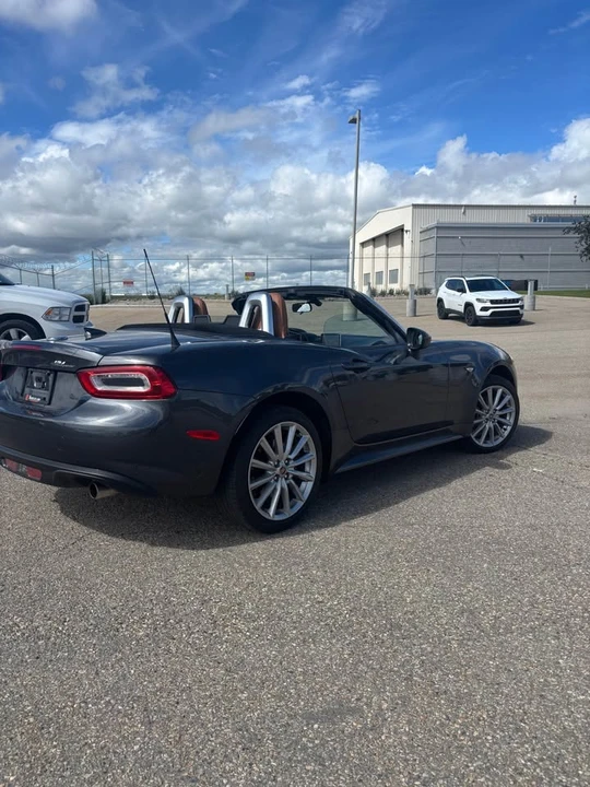 2018 Fiat 124 Spider - Image 4 of 13