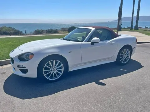2018 Fiat 124 Spider Lusso Red Top Edition