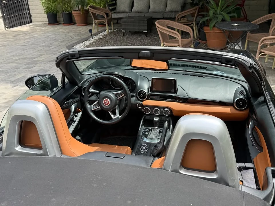 2018 Fiat 124 Spider - Image 6 of 10