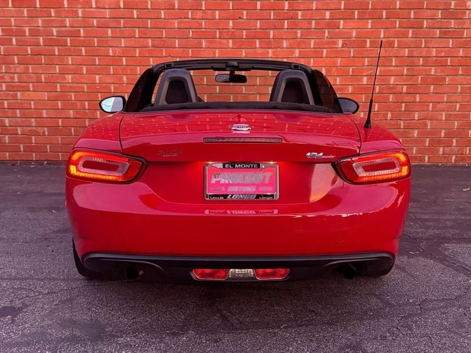 2018 Fiat 124 Spider - Image 16 of 20