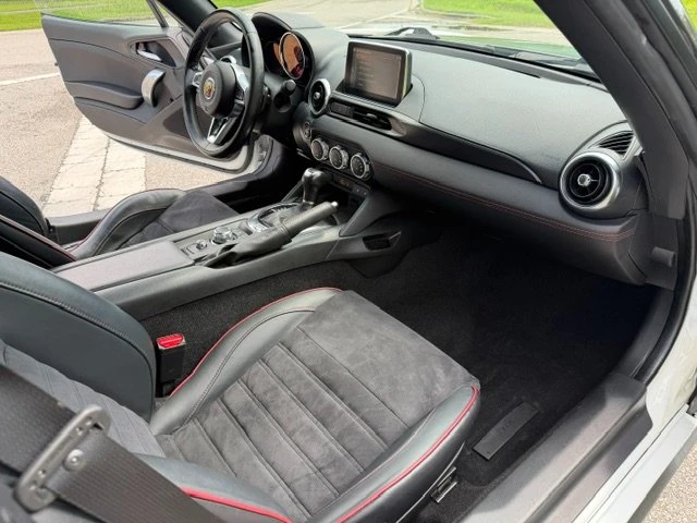 2018 Fiat 124 Spider - Image 13 of 17