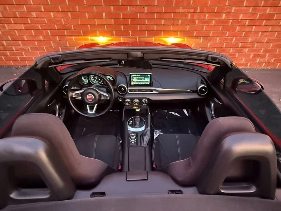 2018 Fiat 124 Spider - Image 10 of 20
