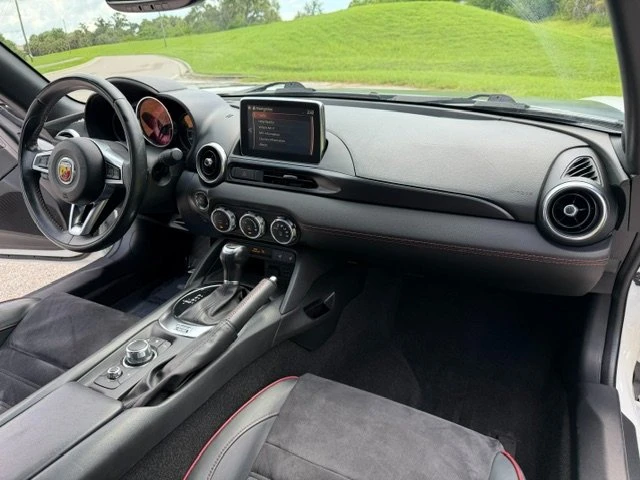 2018 Fiat 124 Spider - Image 14 of 17