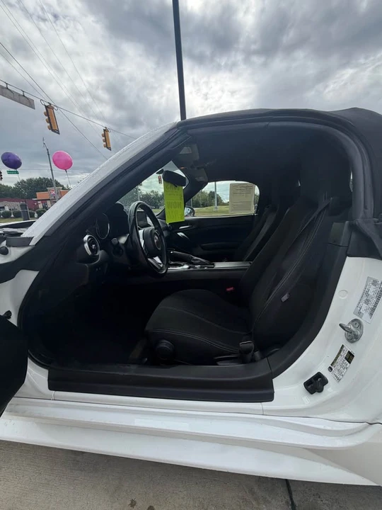 2018 Fiat 124 Spider - Image 5 of 5