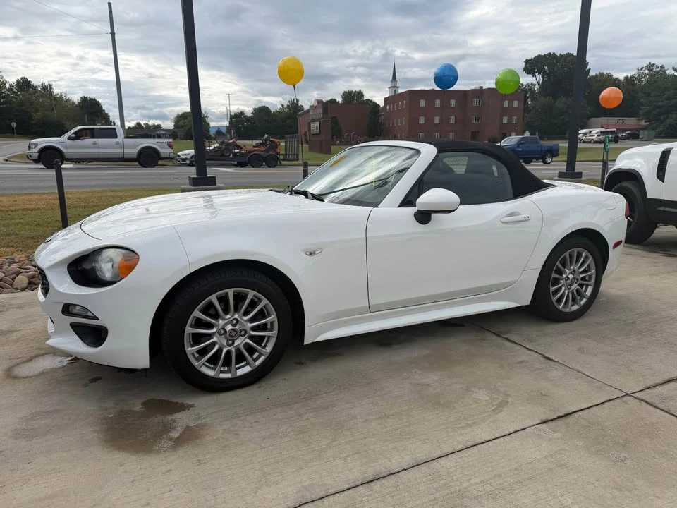 2018 Fiat 124 Spider - Image 2 of 5