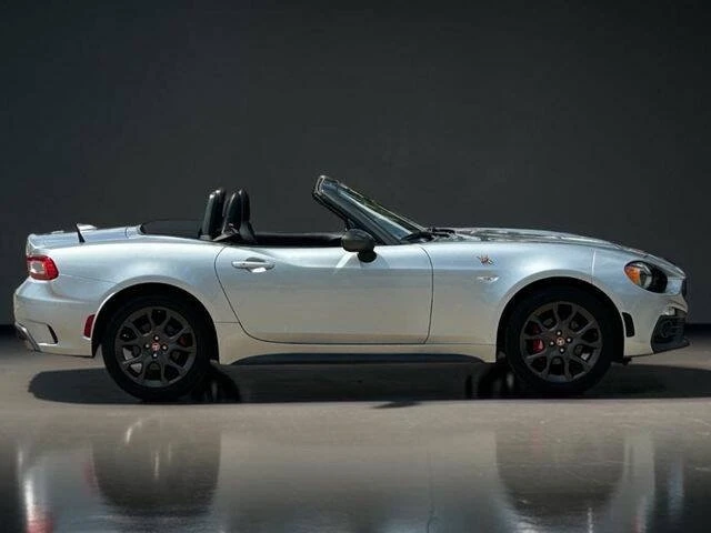 2018 Fiat 124 Spider - Image 10 of 20