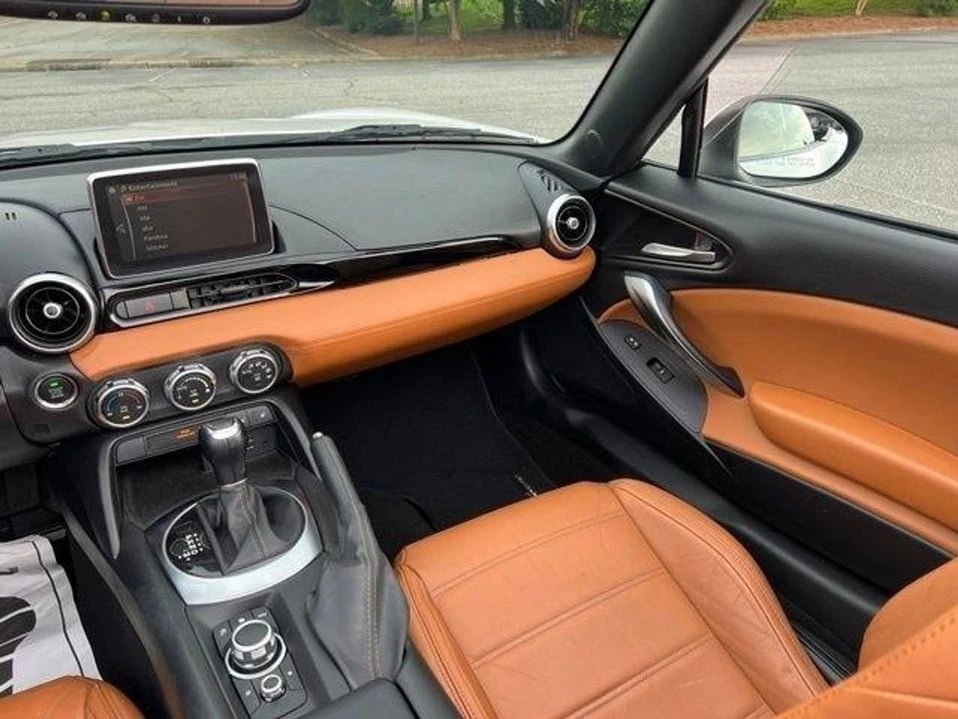 2018 Fiat 124 Spider - Image 19 of 20