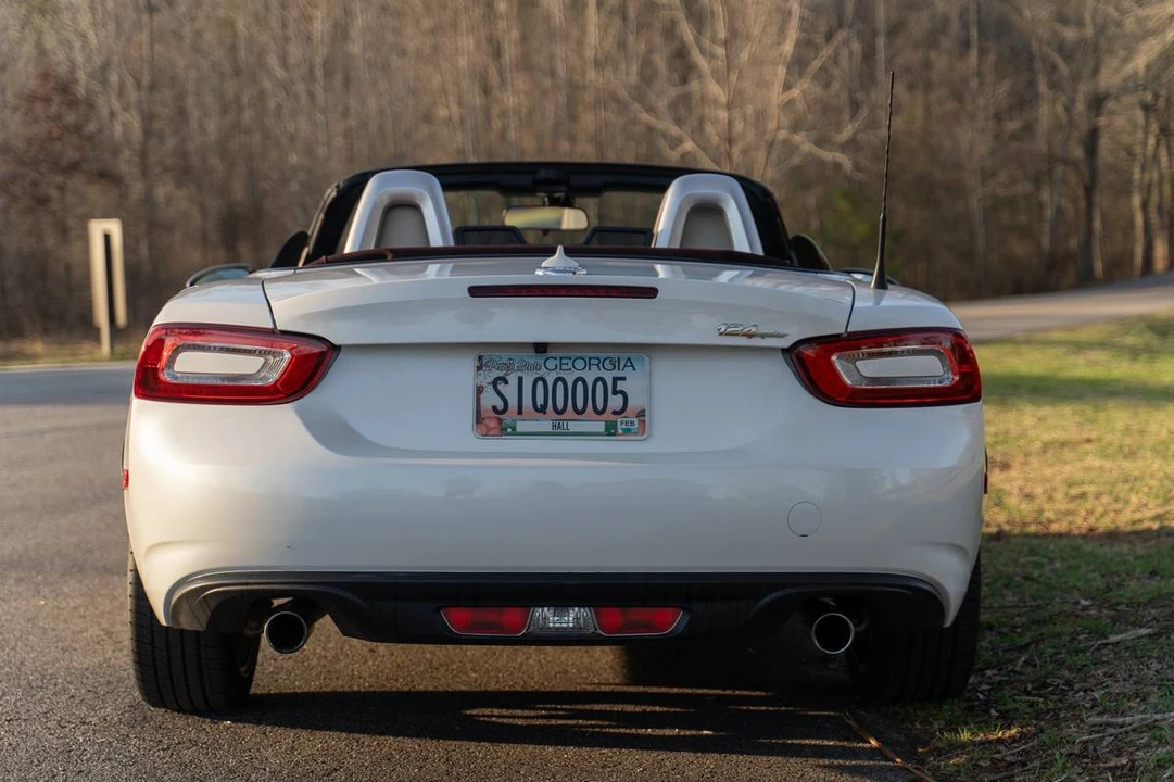 2018 Fiat 124 Spider - Image 3 of 10