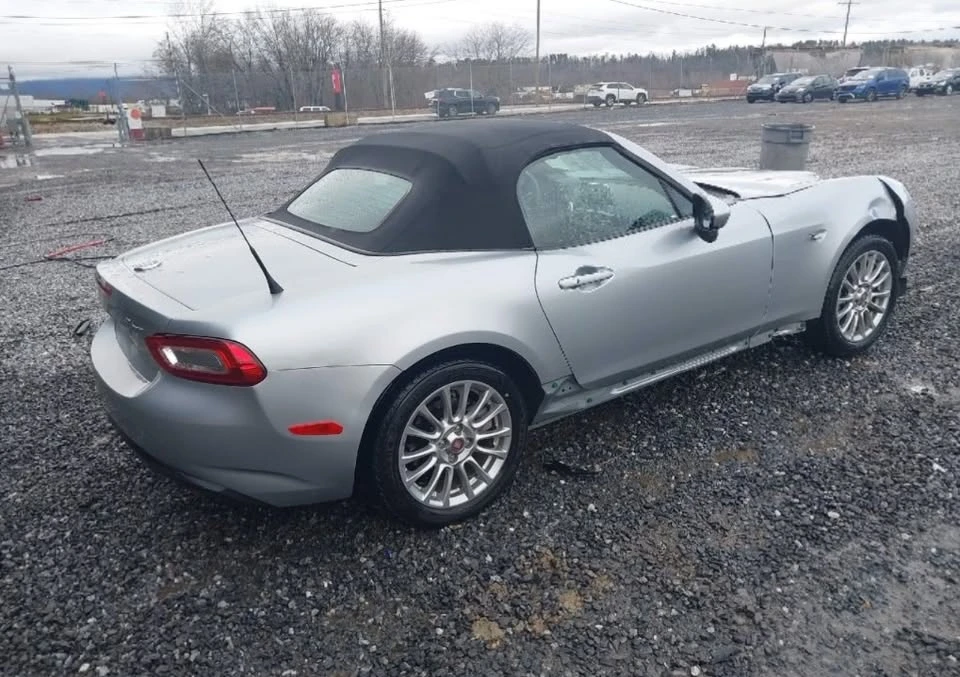 2018 Fiat 124 Spider - Image 4 of 9