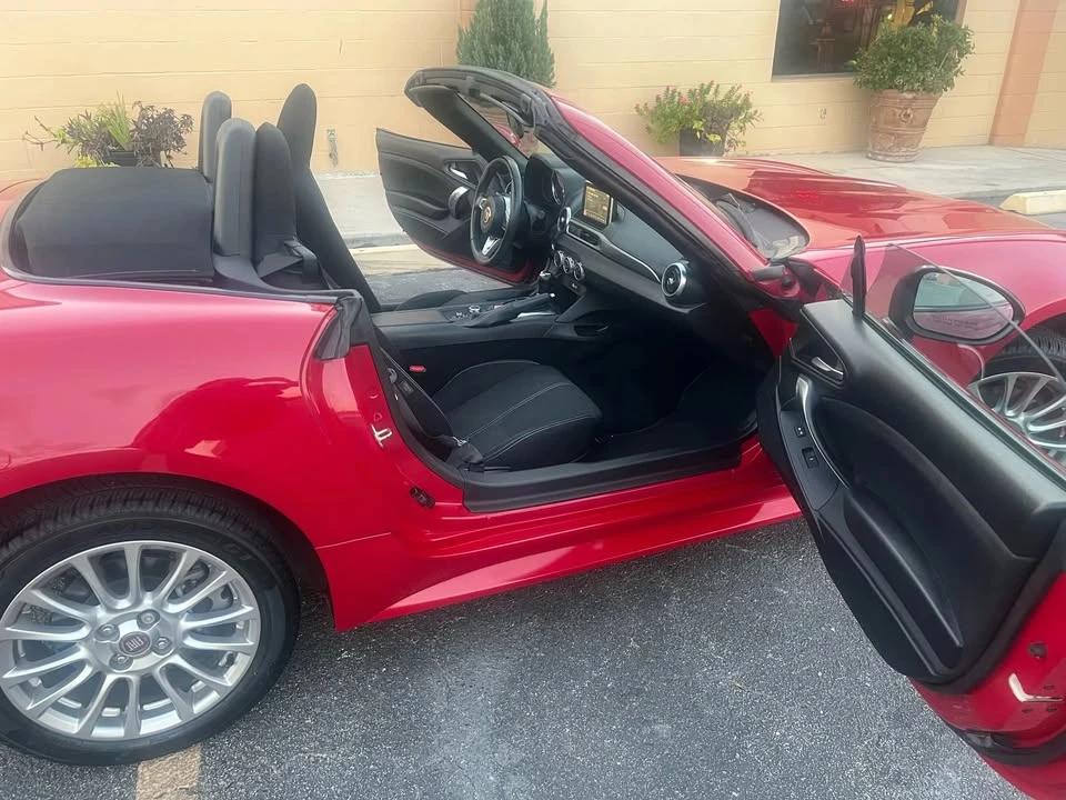 2018 Fiat 124 Spider - Image 3 of 8
