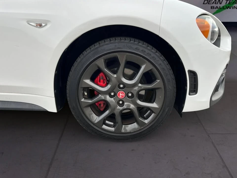 2018 Fiat 124 Spider - Image 9 of 10