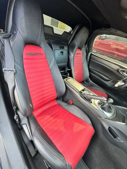 2018 Fiat 124 Spider - Image 9 of 19