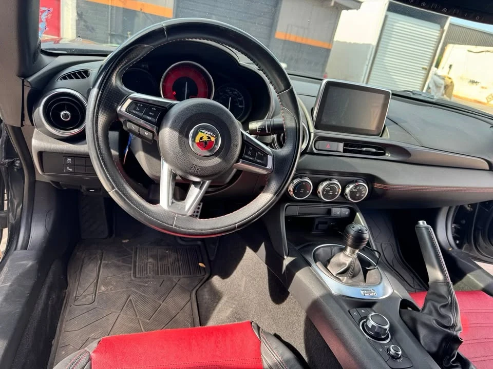 2018 Fiat 124 Spider - Image 12 of 19