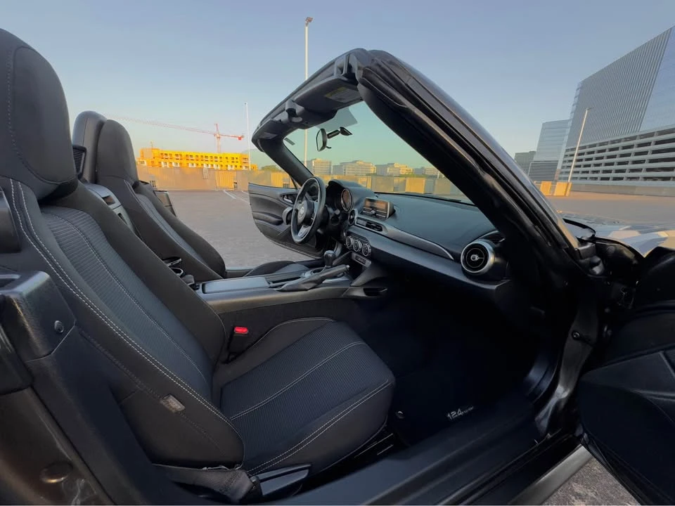 2018 Fiat 124 Spider - Image 10 of 19