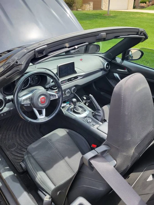 2018 Fiat 124 Spider - Image 2 of 4