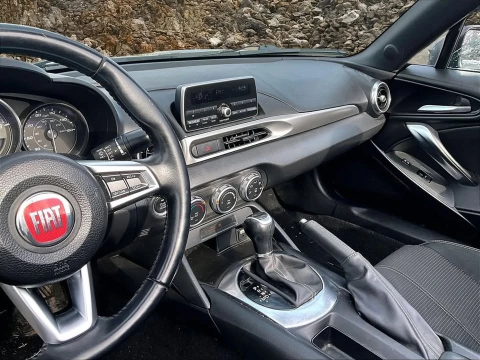 2018 Fiat 124 Spider - Image 7 of 15