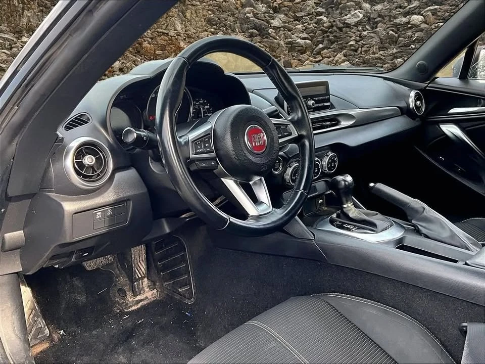2018 Fiat 124 Spider - Image 12 of 15