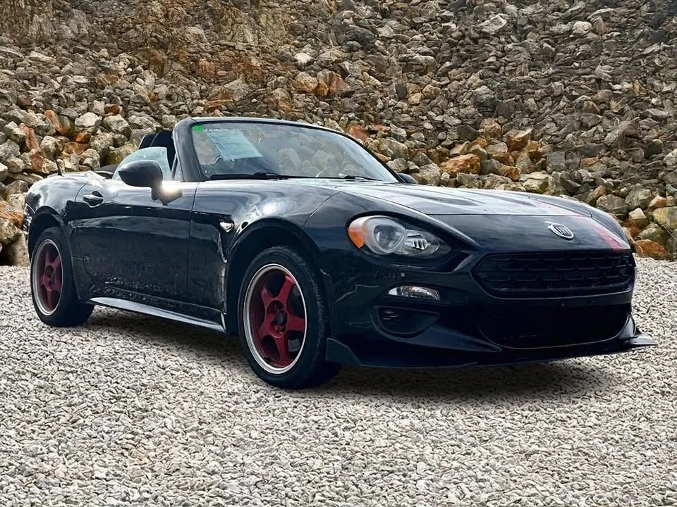 2018 Fiat 124 Spider - Image 10 of 15