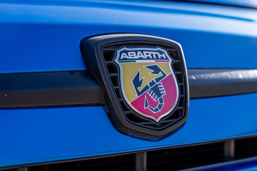 2018 Fiat Abarth 500 - Image 19 of 31