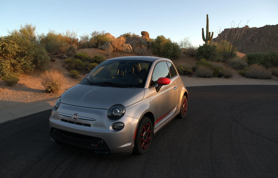 2018 Fiat 500e - Image 7 of 31