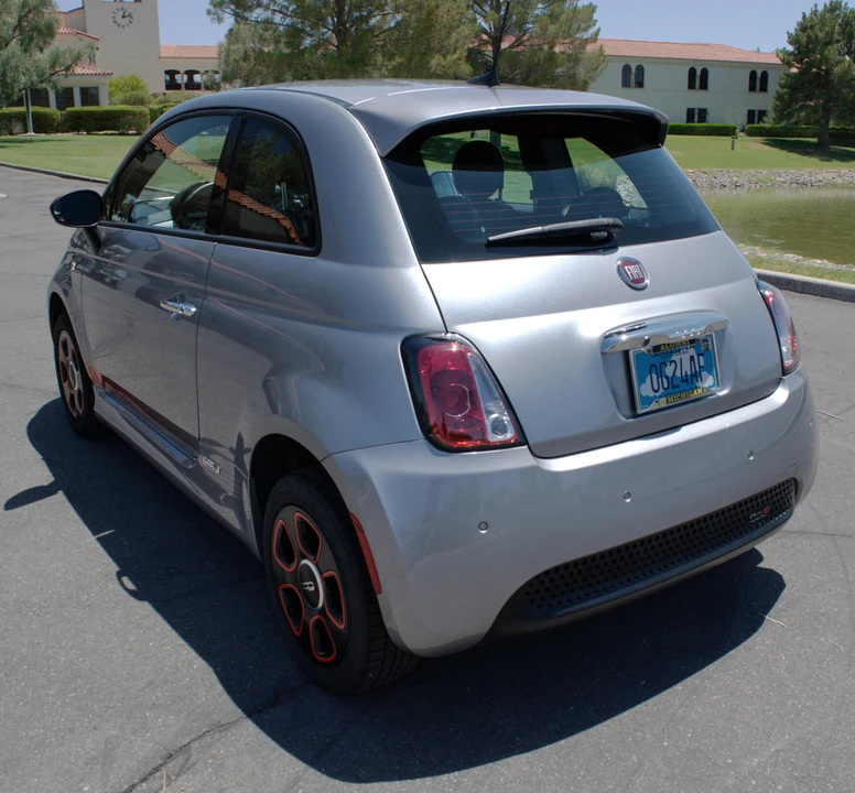 2018 Fiat 500e - Image 14 of 31