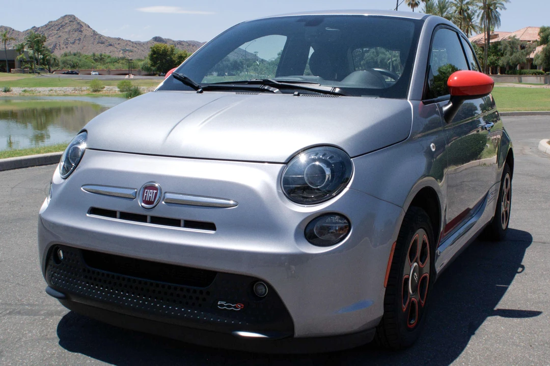 2018 Fiat 500e - Image 3 of 31