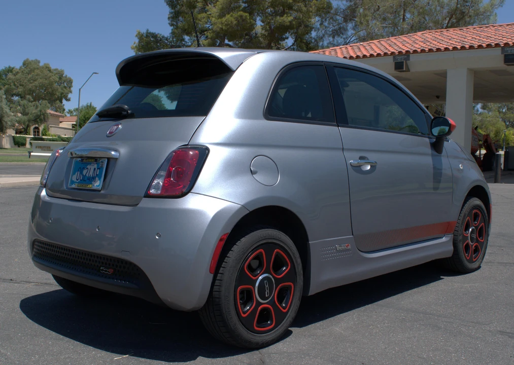 2018 Fiat 500e - Image 16 of 31