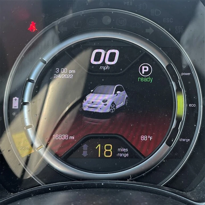 2018 Fiat 500e - Image 17 of 19