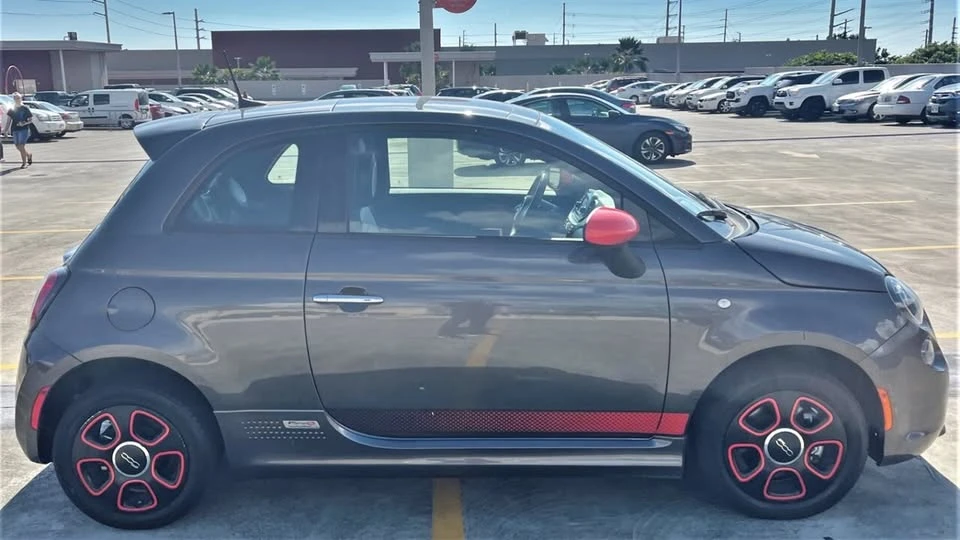 2018 Fiat 500e - Image 5 of 19