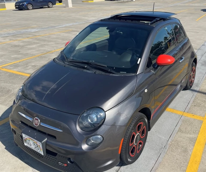 2018 Fiat 500e - Image 10 of 19