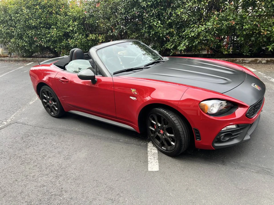 2018 Fiat 124 Spider - Image 2 of 18