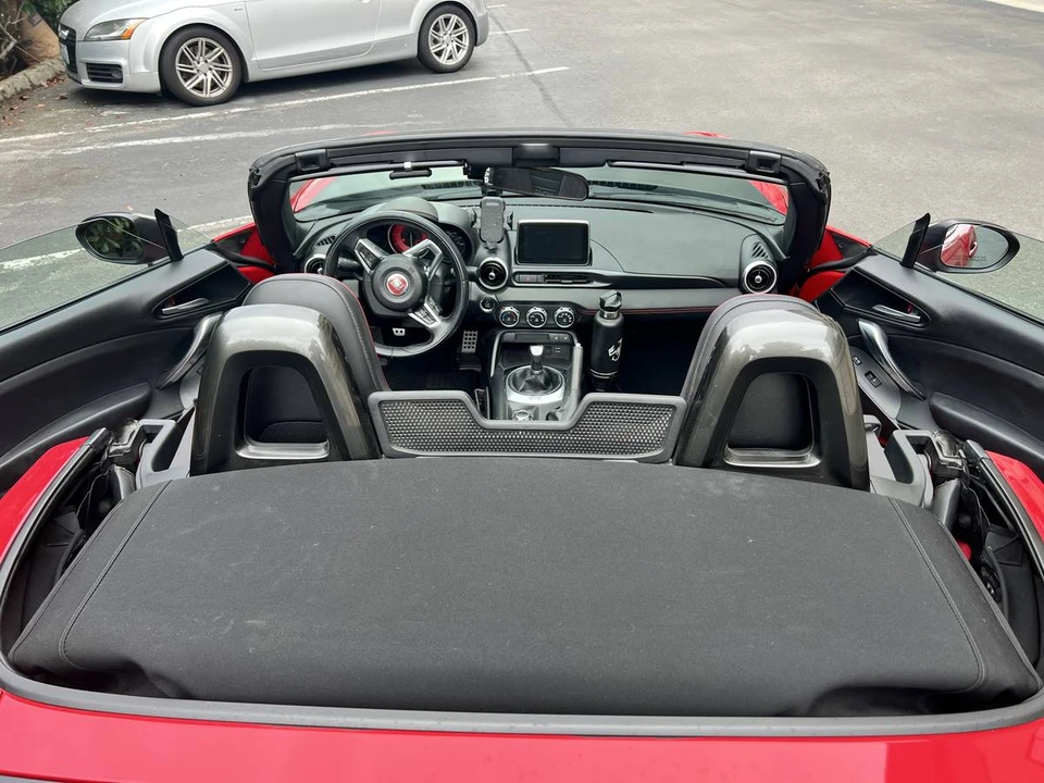 2018 Fiat 124 Spider - Image 18 of 18
