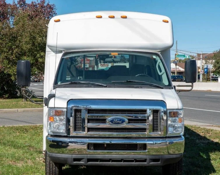 2018 Ford Econoline Van - Image 2 of 12