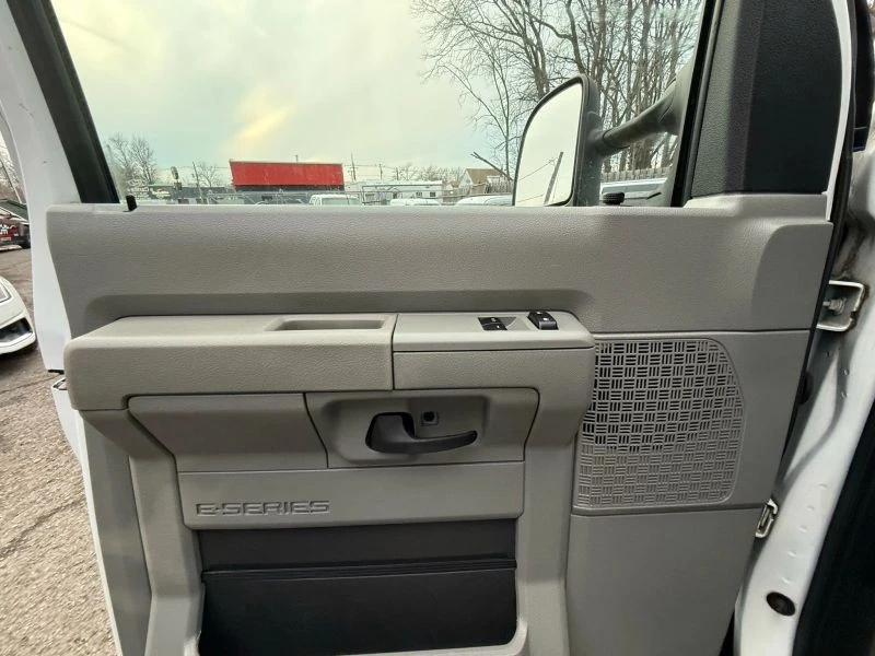 2018 Ford Econoline Van - Image 10 of 12
