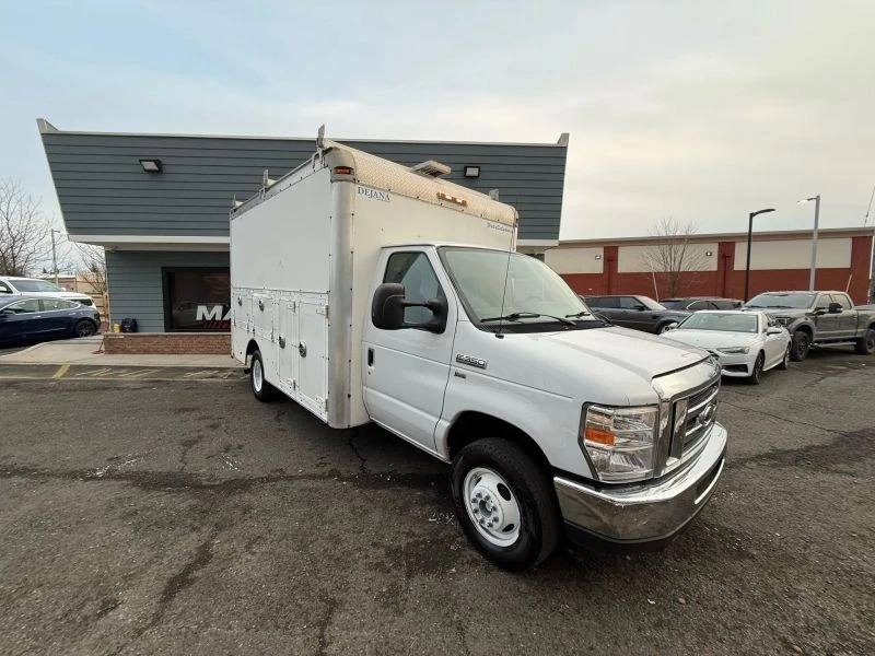 2018 Ford Econoline Van - Image 8 of 12