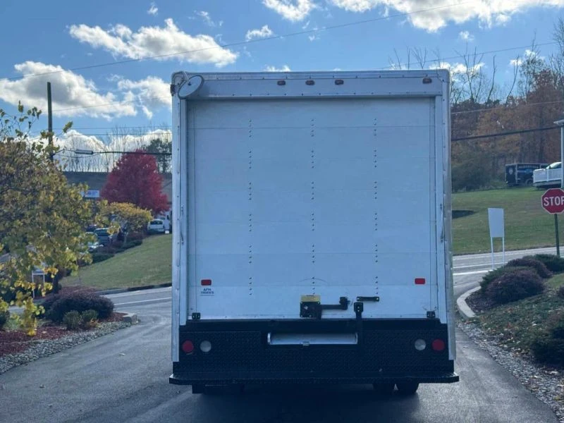 2018 Ford Econoline Van - Image 8 of 12