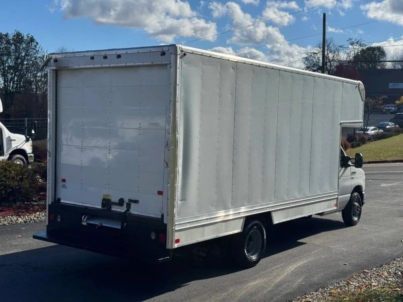 2018 Ford Econoline Van - Image 7 of 12